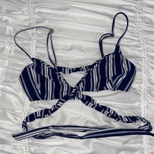 Show Me Your MuMu bikini top